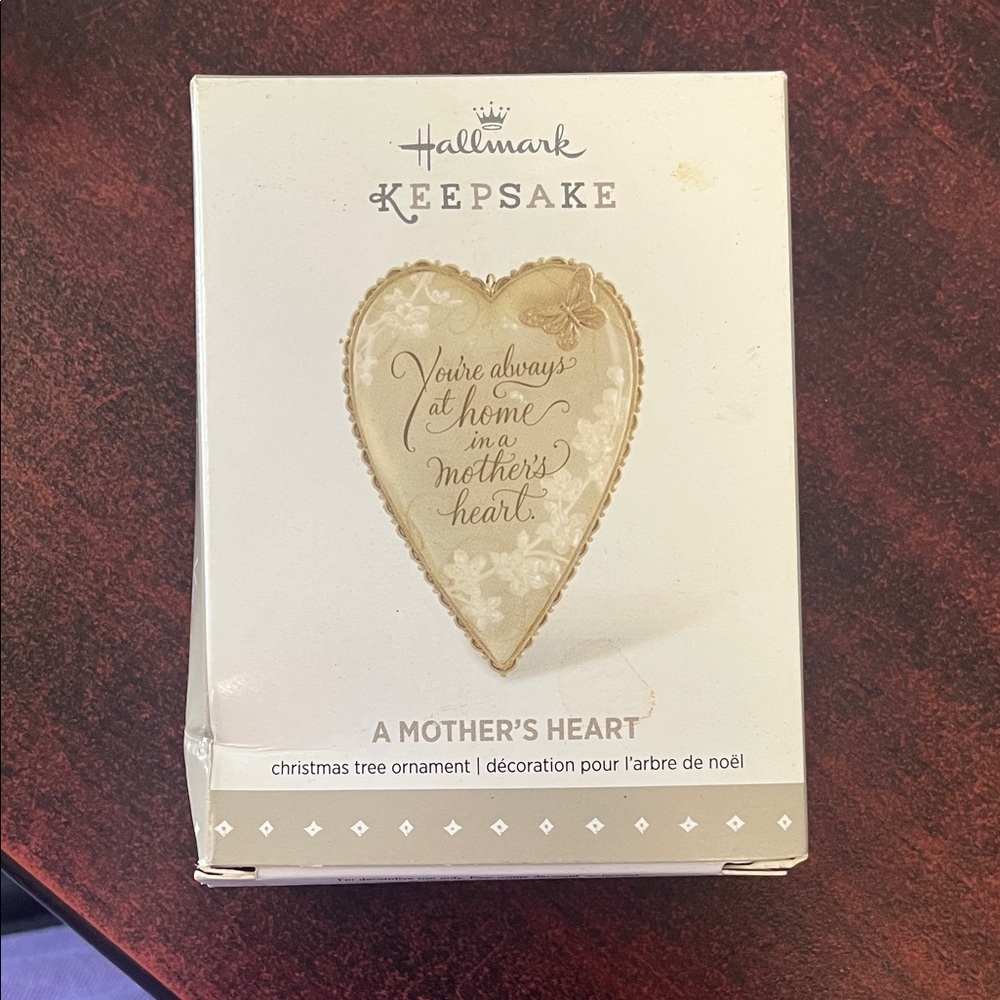 Hallmark Keepsake A Mother's Heart Ornament - Gold and Cream